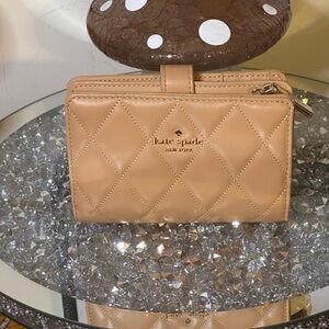 NWT - Kate Spade New York Carey Medium Compact Bifold Wallet. Retail $229.00